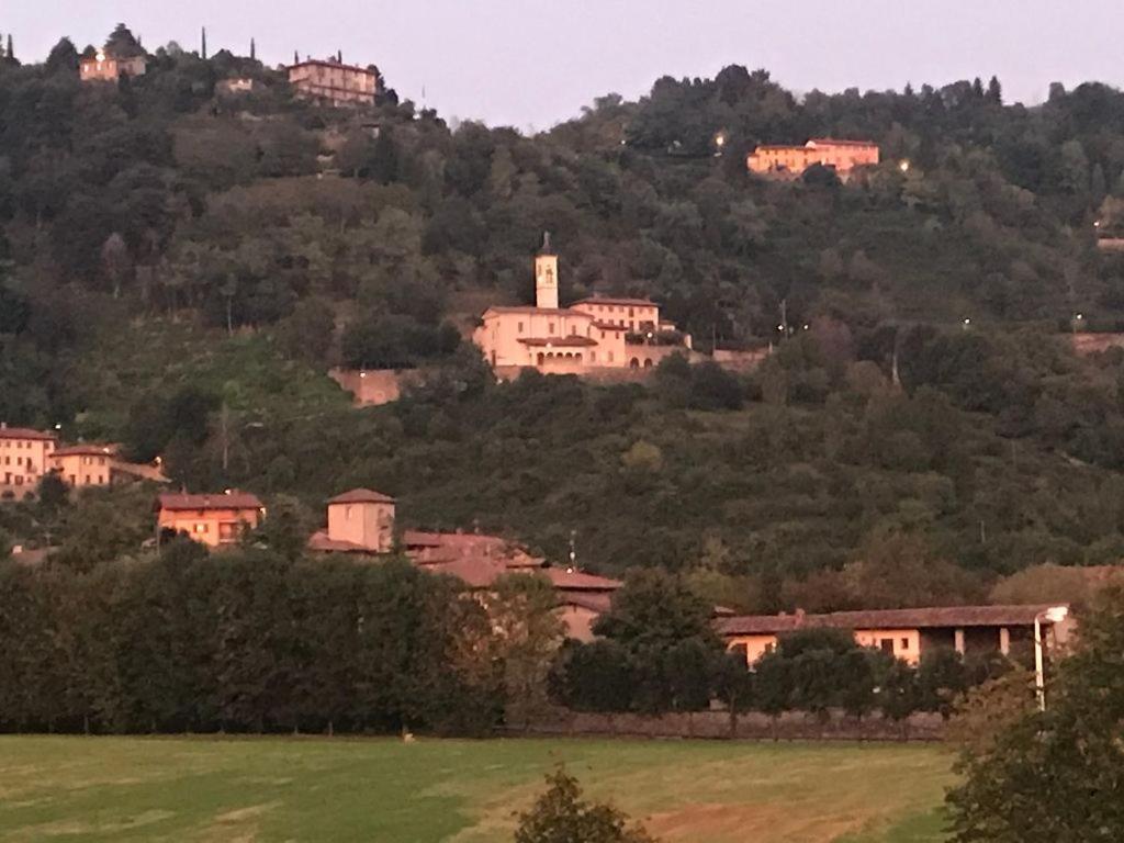 B&B I Colli Di Bergamo Alta Valbrembo Luaran gambar